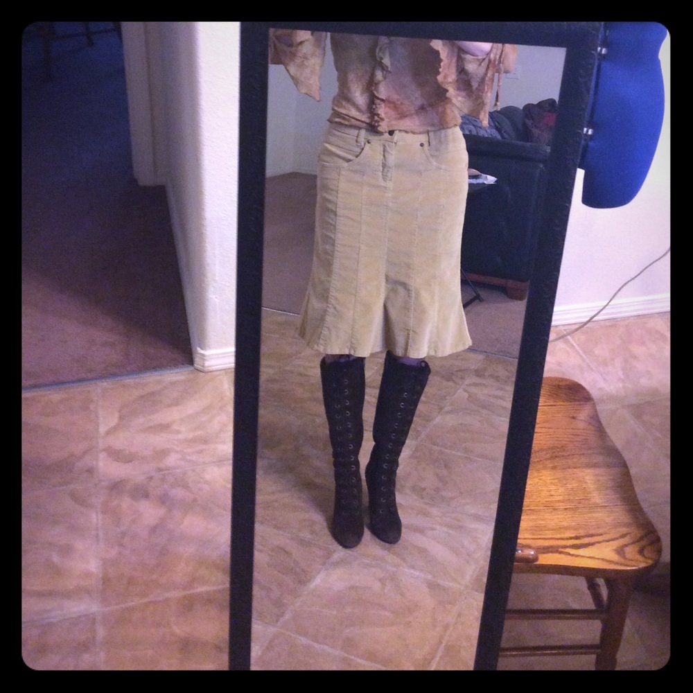 Corduroy tulip skirt